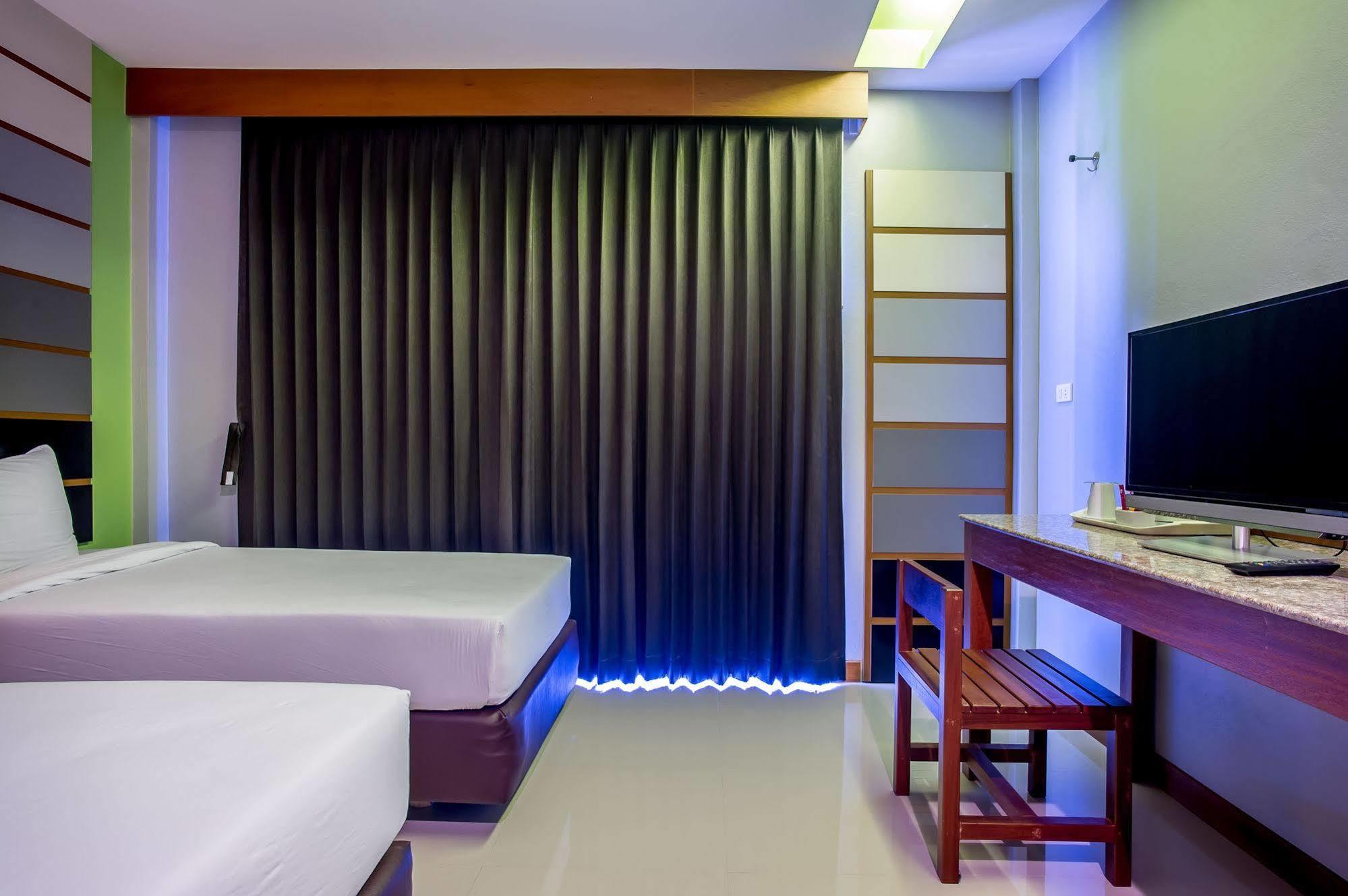 Phangan Pearl Hostel Haad Rin Exterior photo